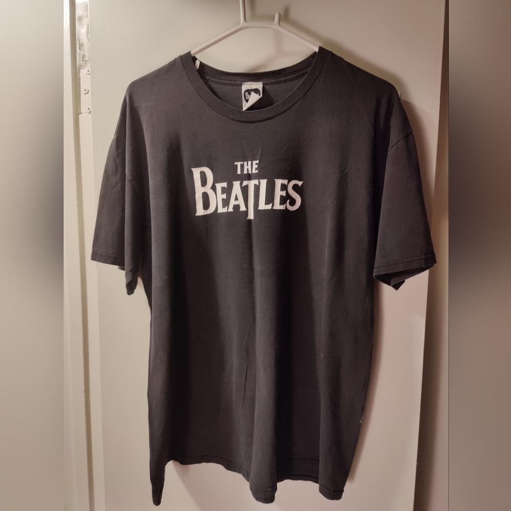 Apple Corps LTD A Beatles product - T-Shirt